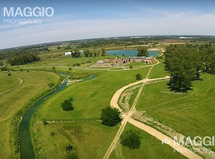 Terreno · 885m²