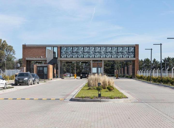 Terreno · 618m²