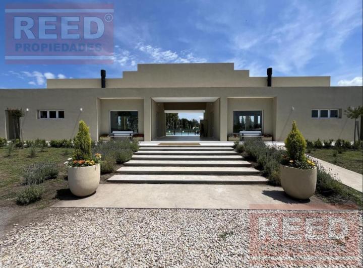 Terreno · 706m²