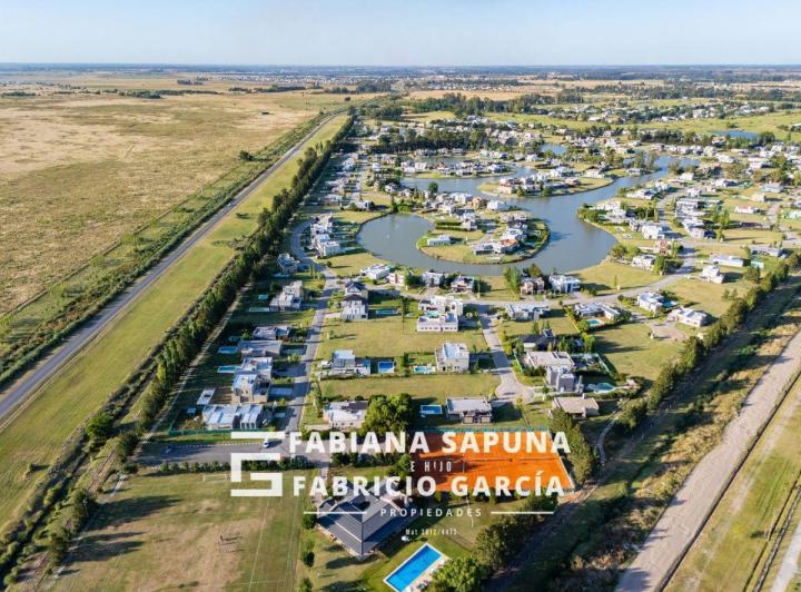 Terreno · 830m²