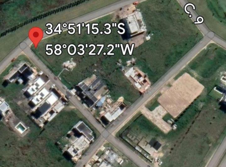 Terreno · 408m²