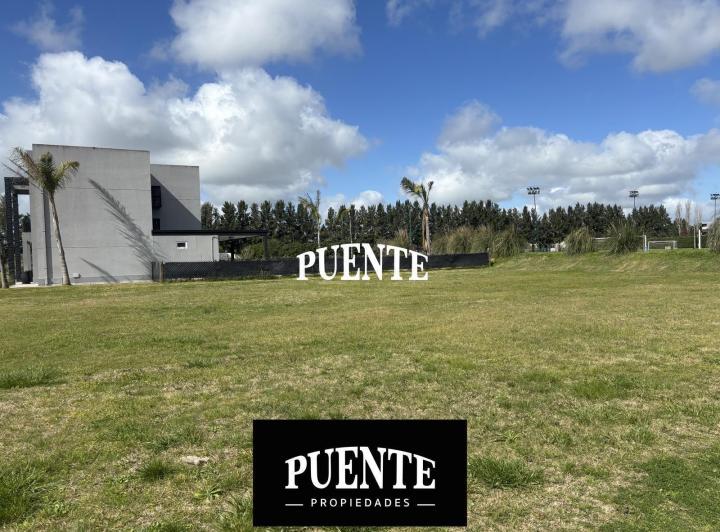 Terreno · 904m²