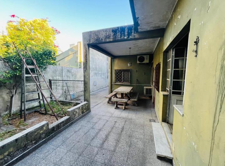 Terreno · 250m² · 3 Ambientes · 1 Cochera