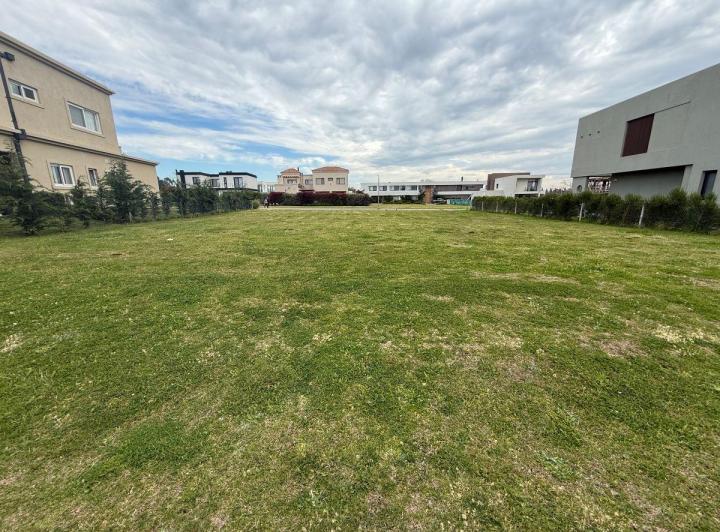 Terreno · 812m²