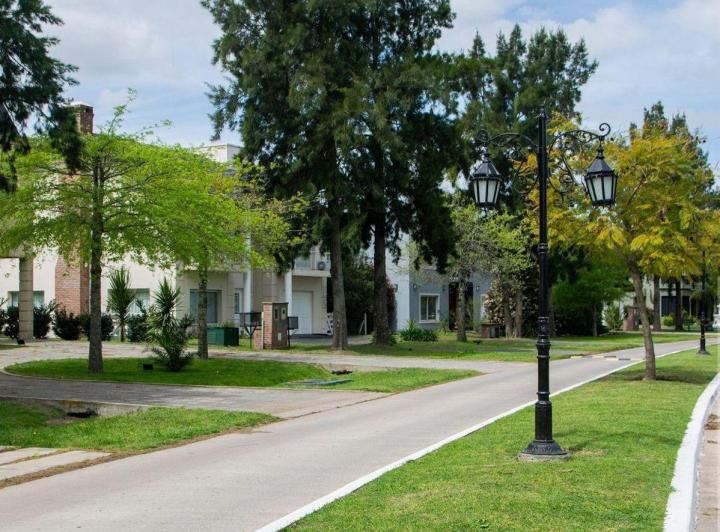 Terreno · 682m²