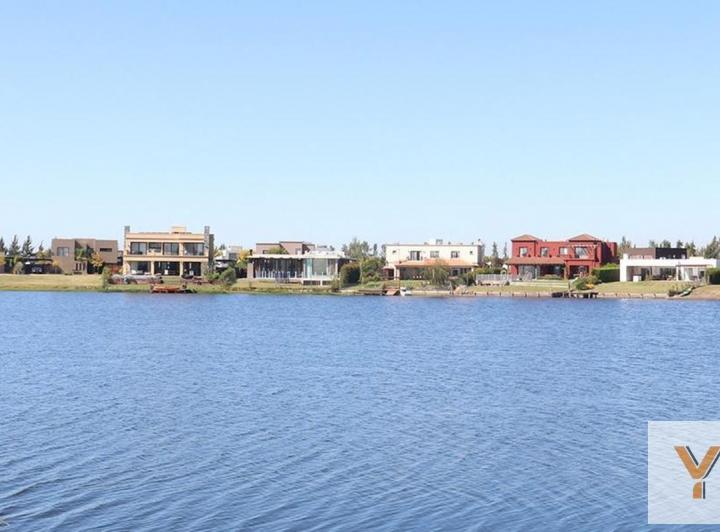Terreno · 606m²