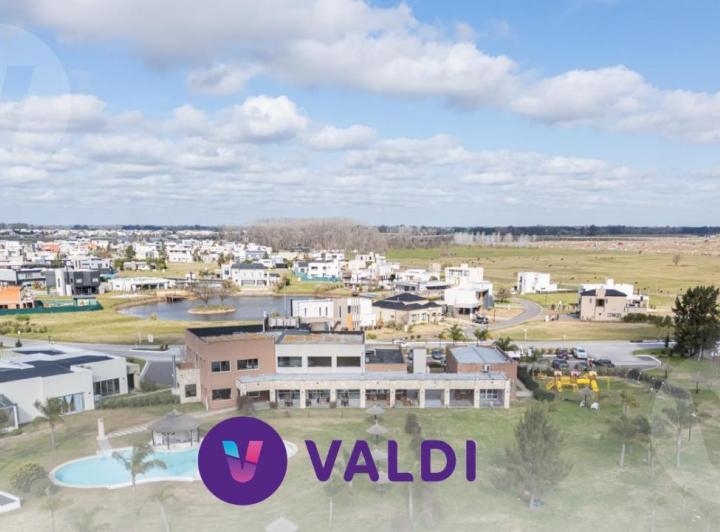 Terreno · 899m²
