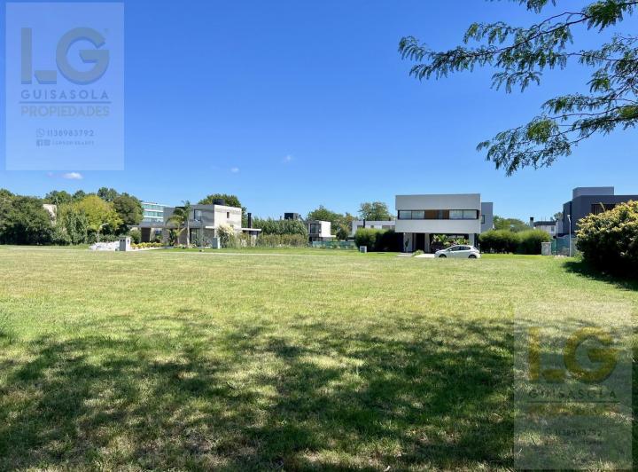 Terreno · 700m²