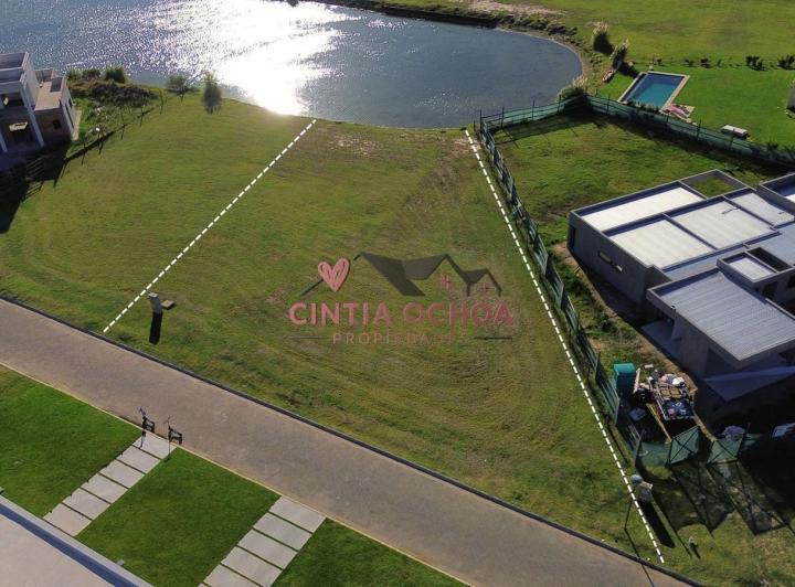 Terreno · 973m²
