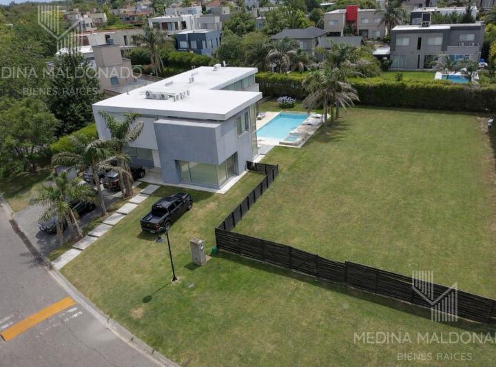 Terreno · 850m²