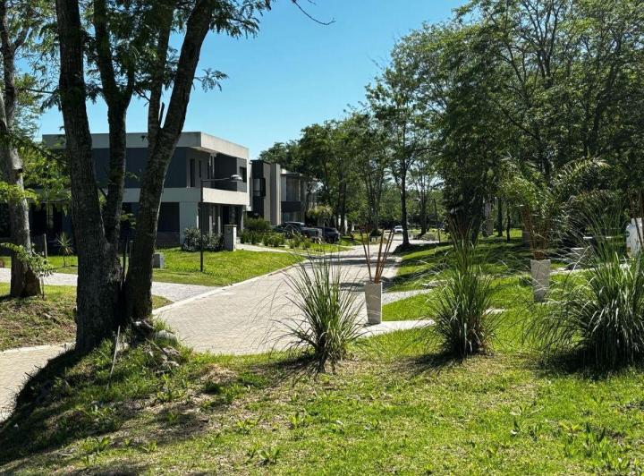 Terreno · 600m²