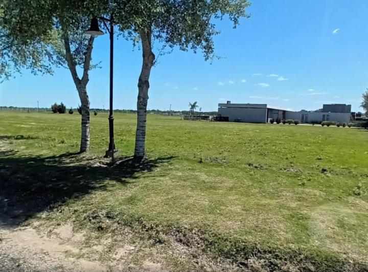 Terreno · 1055m²