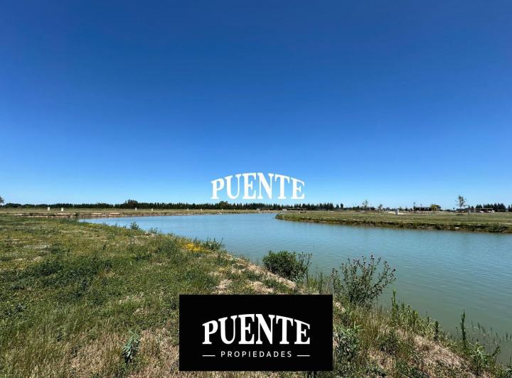 Terreno · 704m²
