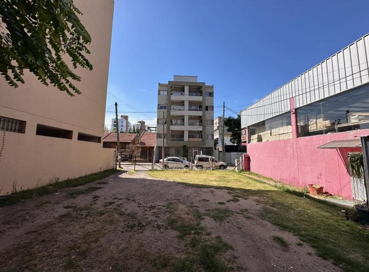 Terreno · 243m²