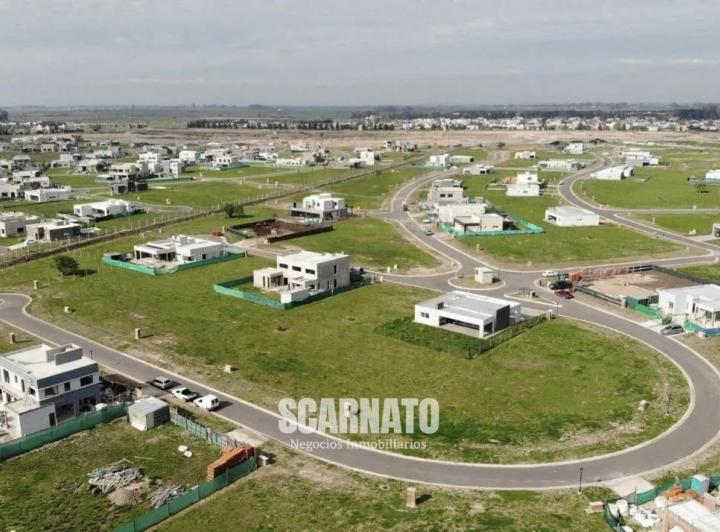 Terreno · 642m²