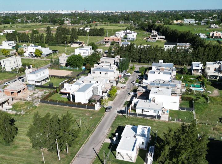 Terreno · 381m²