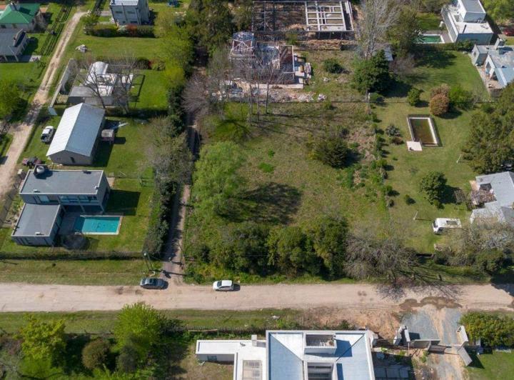 Terreno · 910m²