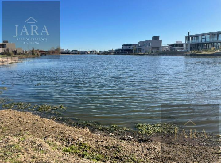 Terreno · 778m²