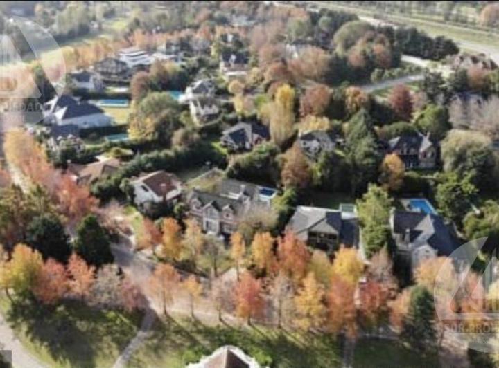 Terreno · 700m²
