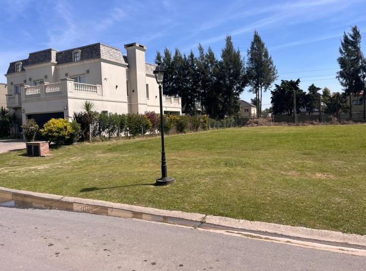 Terreno · 797m²