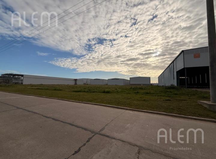 Terreno · 5040m²