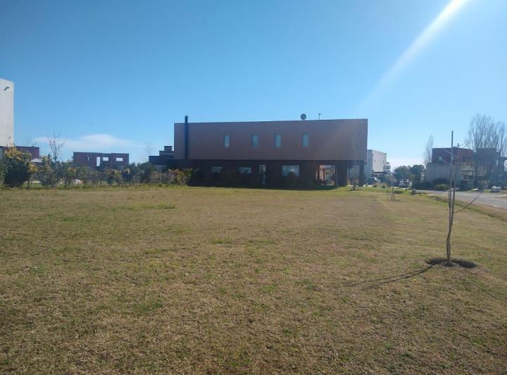Terreno · 860m²