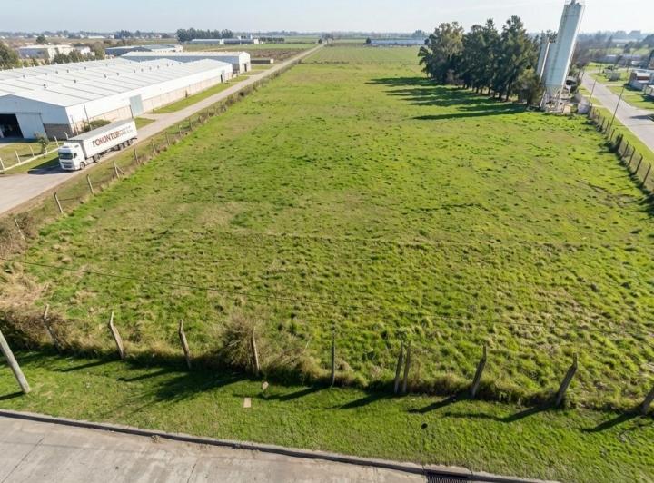 Terreno · 109000m²