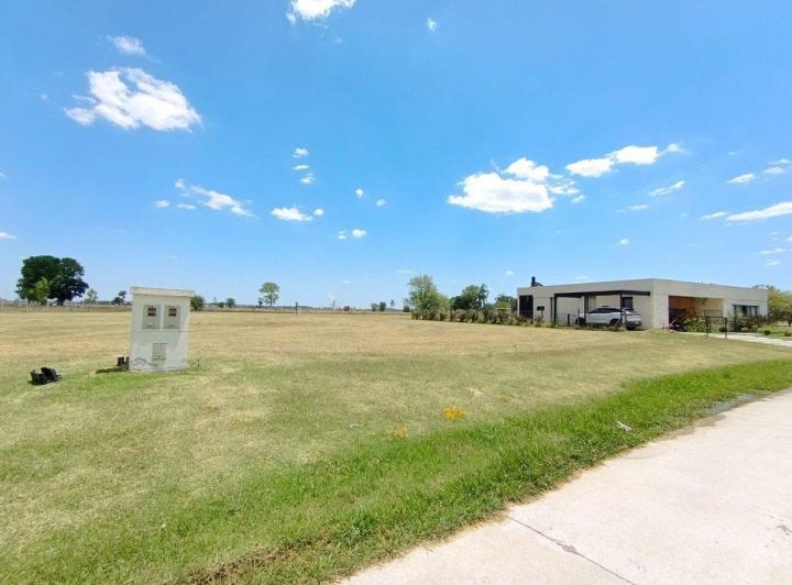 Terreno · 923m²
