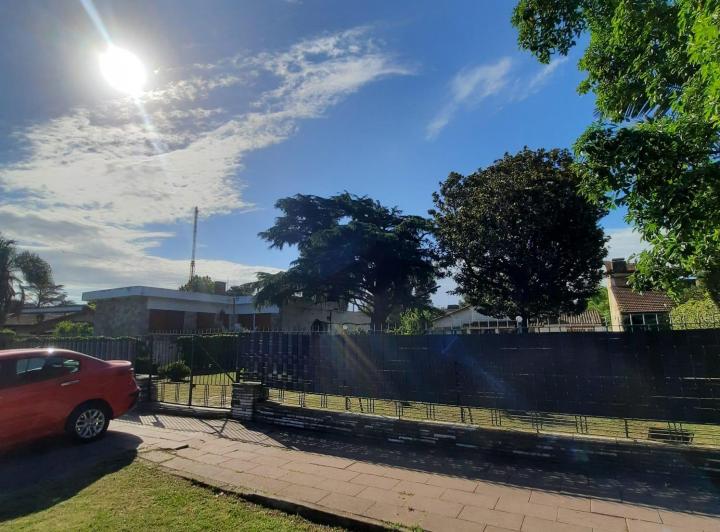 Terreno · 198m² · 3 Ambientes · 2 Cocheras