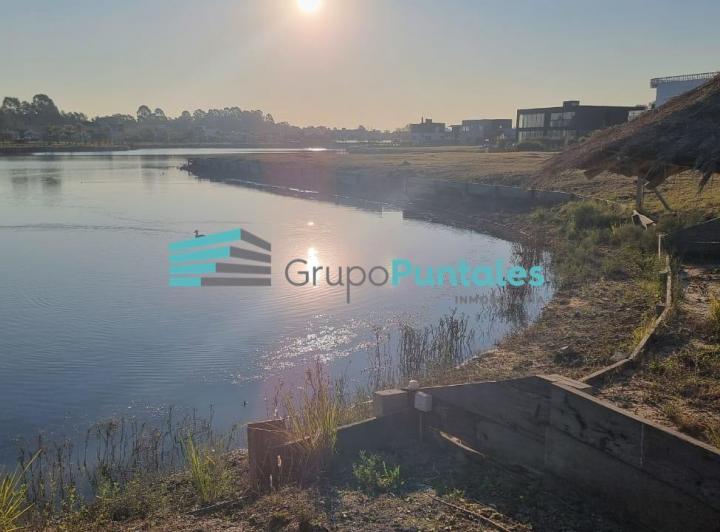 Terreno · 647m²