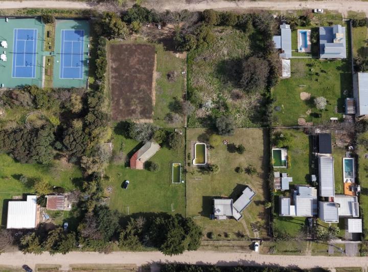 Terreno · 2098m²