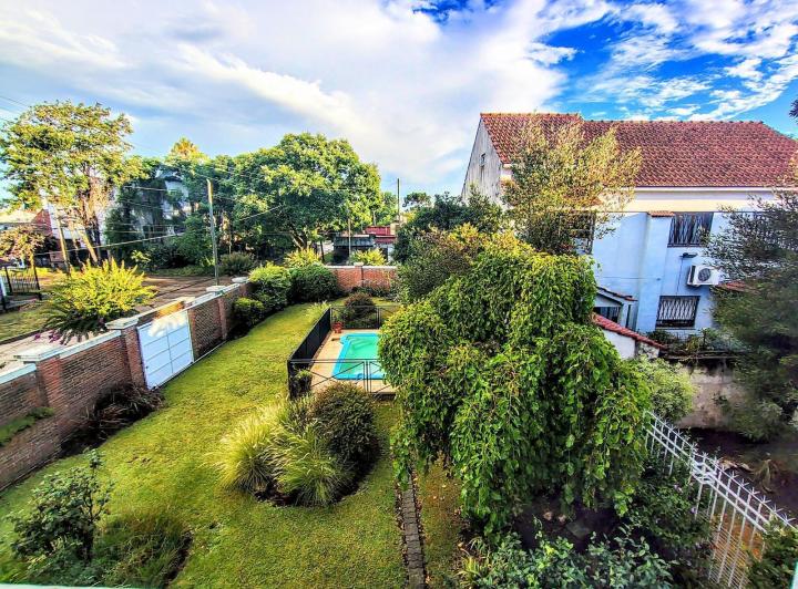 Terreno · 216m²