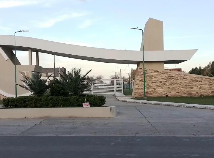 Terreno · 931m²