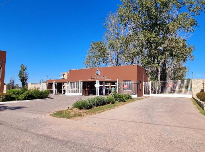 Terreno · 680m²