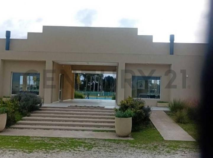 Terreno · 738m²