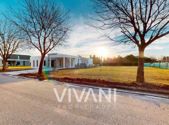 Terreno · 697m²