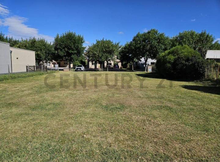 Terreno · 697m²