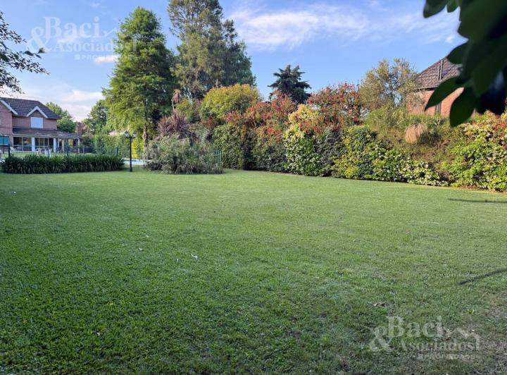 Terreno · 800m²