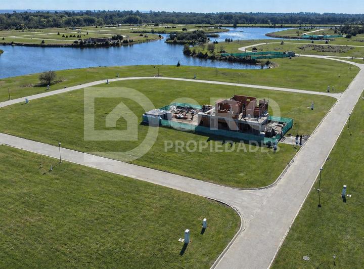 Terreno · 600m²