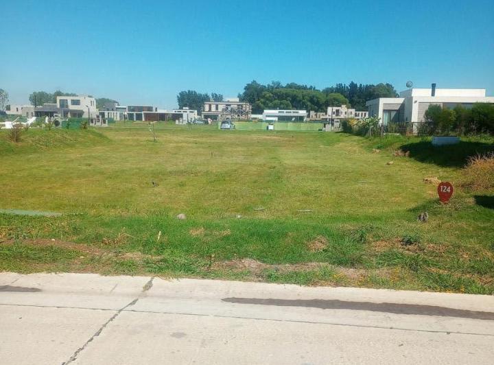 Terreno · 600m²