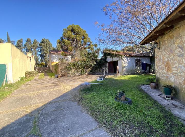 Terreno · 170m² · 3 Ambientes · 2 Cocheras