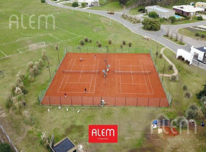 Terreno · 600m²