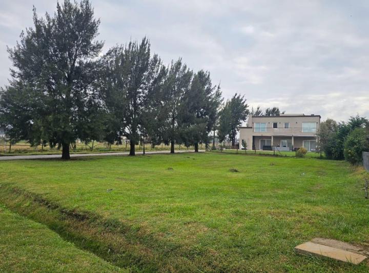 Terreno · 813m²