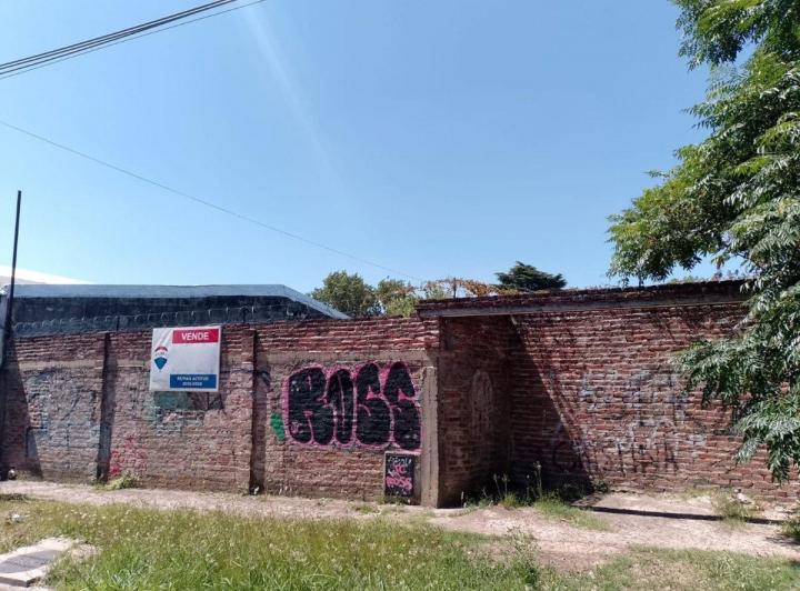 Terreno · 381m²