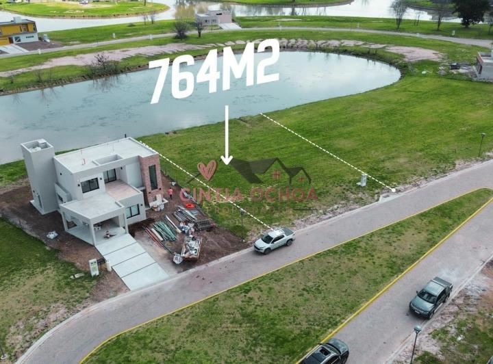 Terreno · 764m²