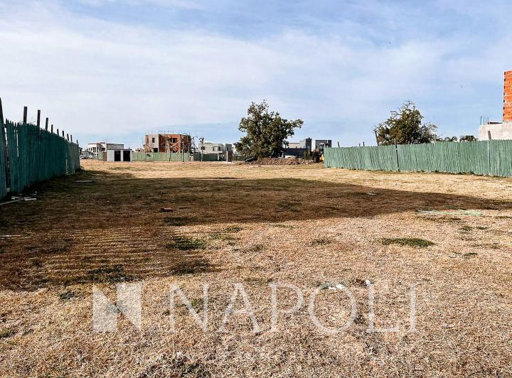 Terreno · 600m²
