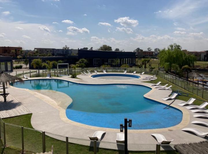Terreno · 725m²