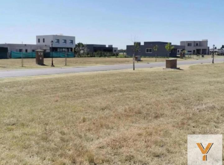 Terreno · 620m²