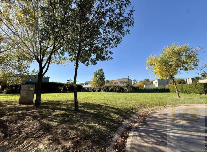 Terreno · 651m²