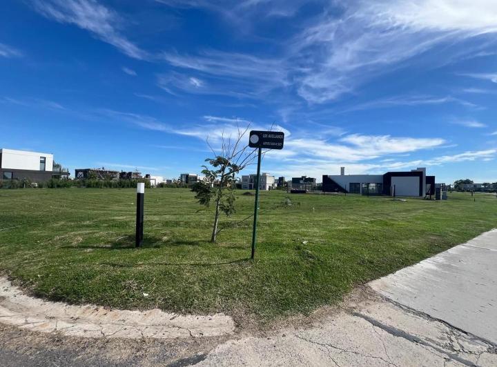 Terreno · 855m²
